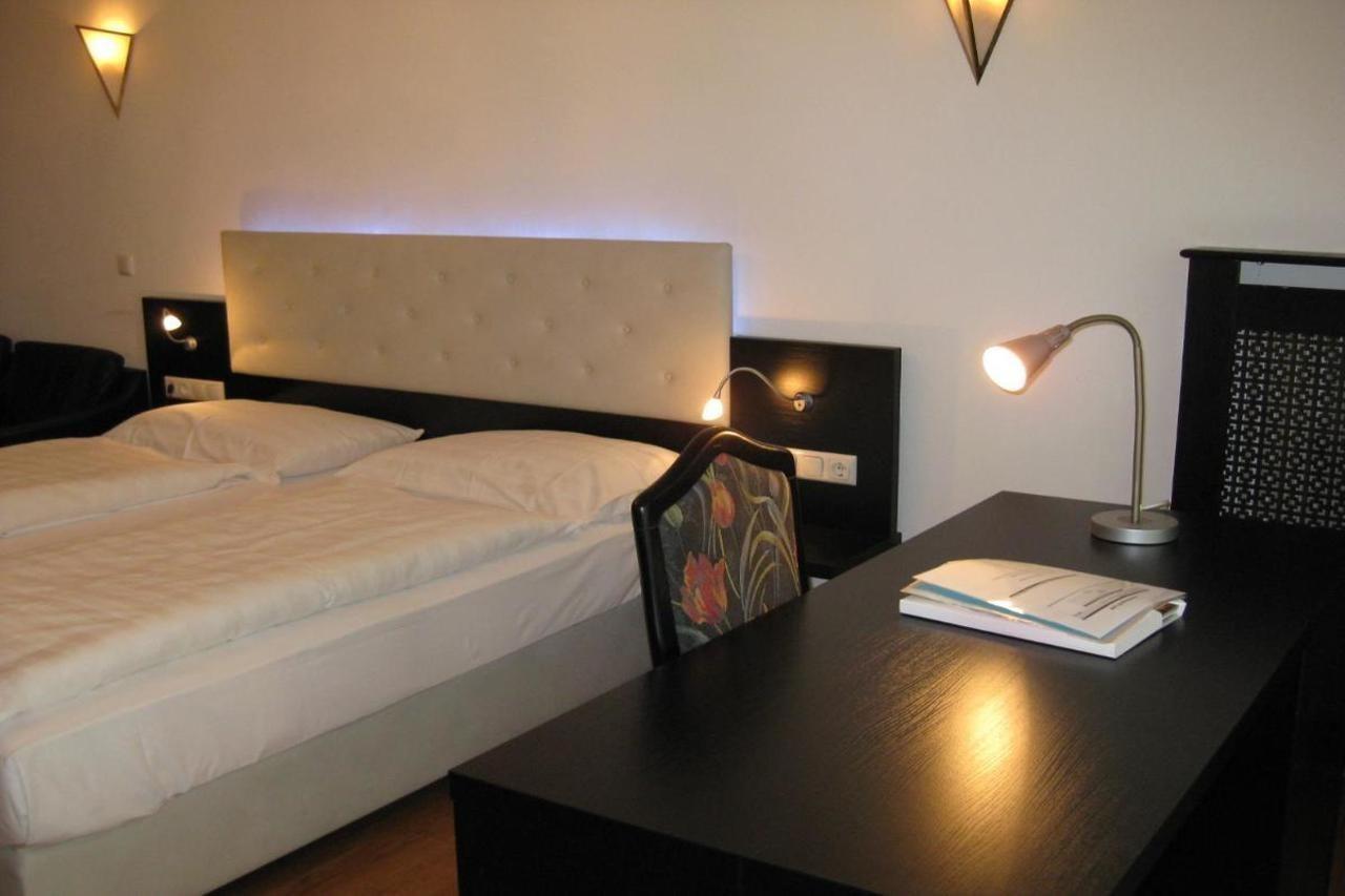 Dom Hotel Linz Buitenkant foto