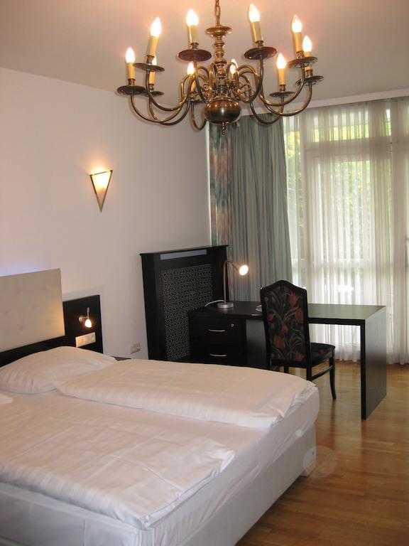 Dom Hotel Linz Buitenkant foto