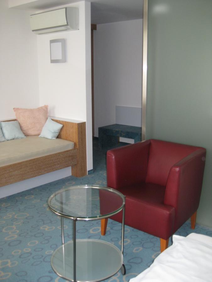 Dom Hotel Linz Buitenkant foto
