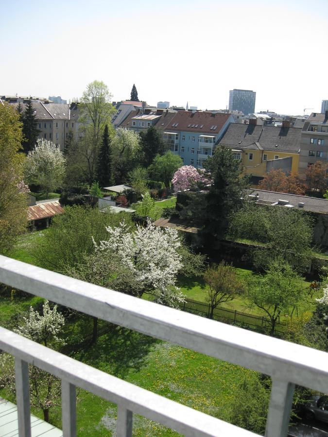 Dom Hotel Linz Buitenkant foto